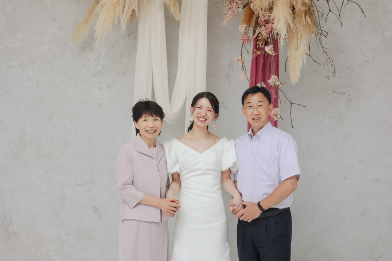 【和装洋装スタジオプラン】家族とともに過ごす思い出に残る前撮りを