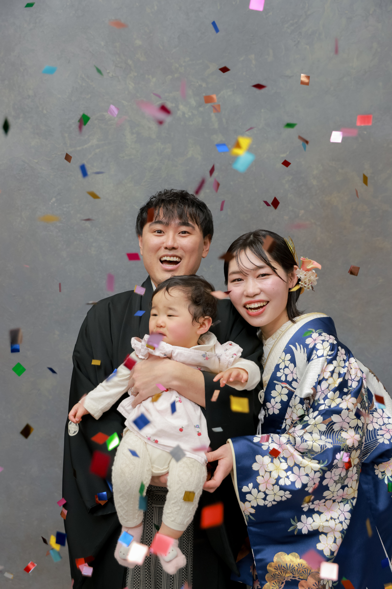 紙吹雪に包まれる記念日