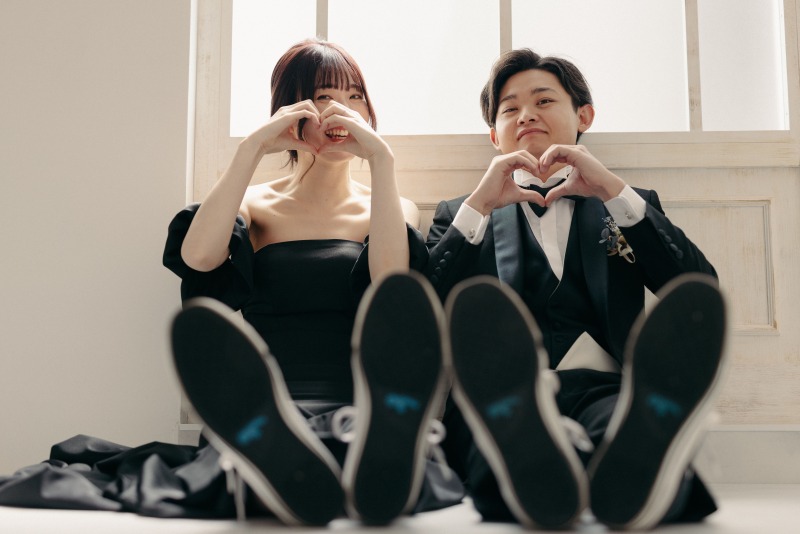 ドレス×スニーカー