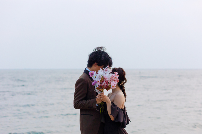 ブーケ越しに誓う、永遠の愛