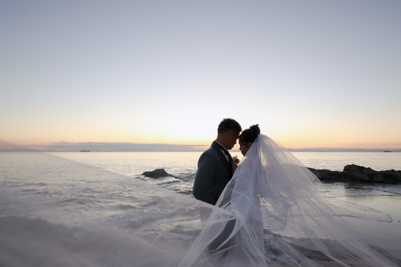 ベールをなびかせて