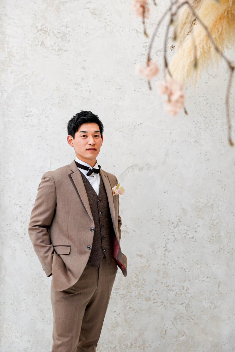 シンプルな背景できめた一枚を