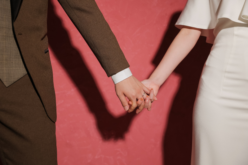 お二人の繋ぐ手