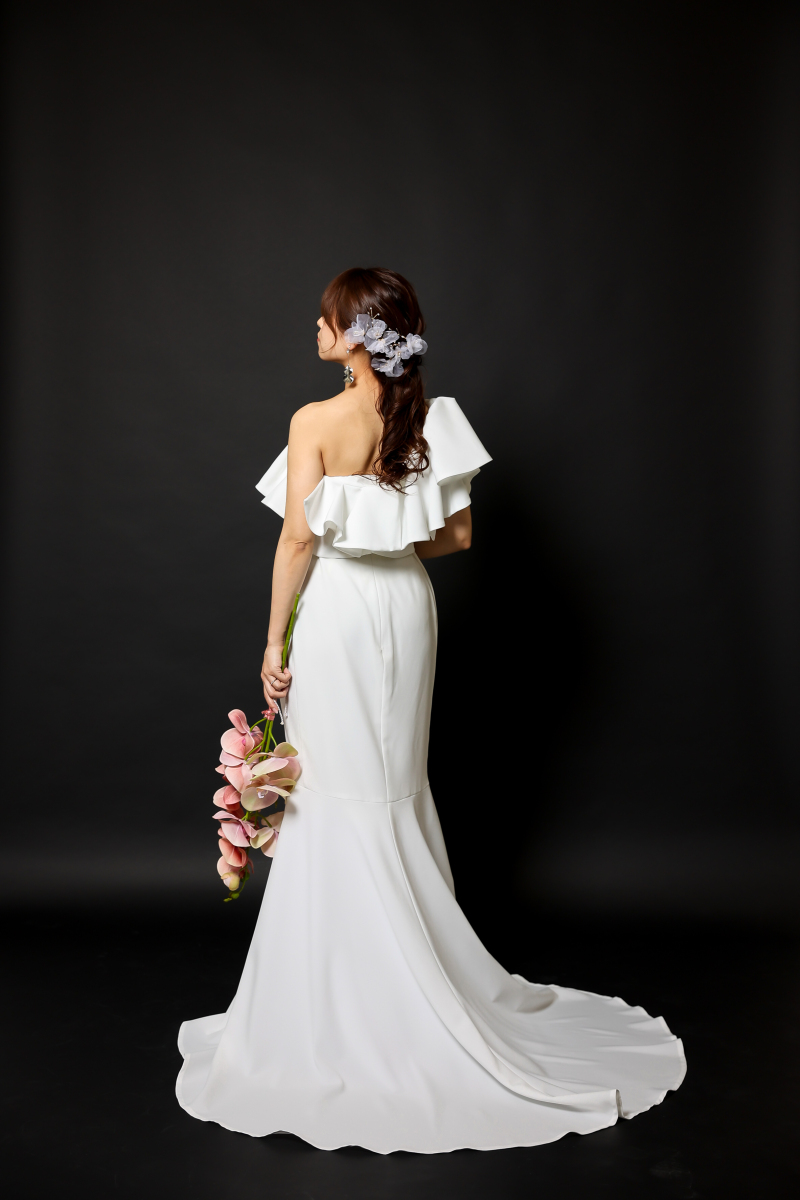 白ドレス×黒バック紙