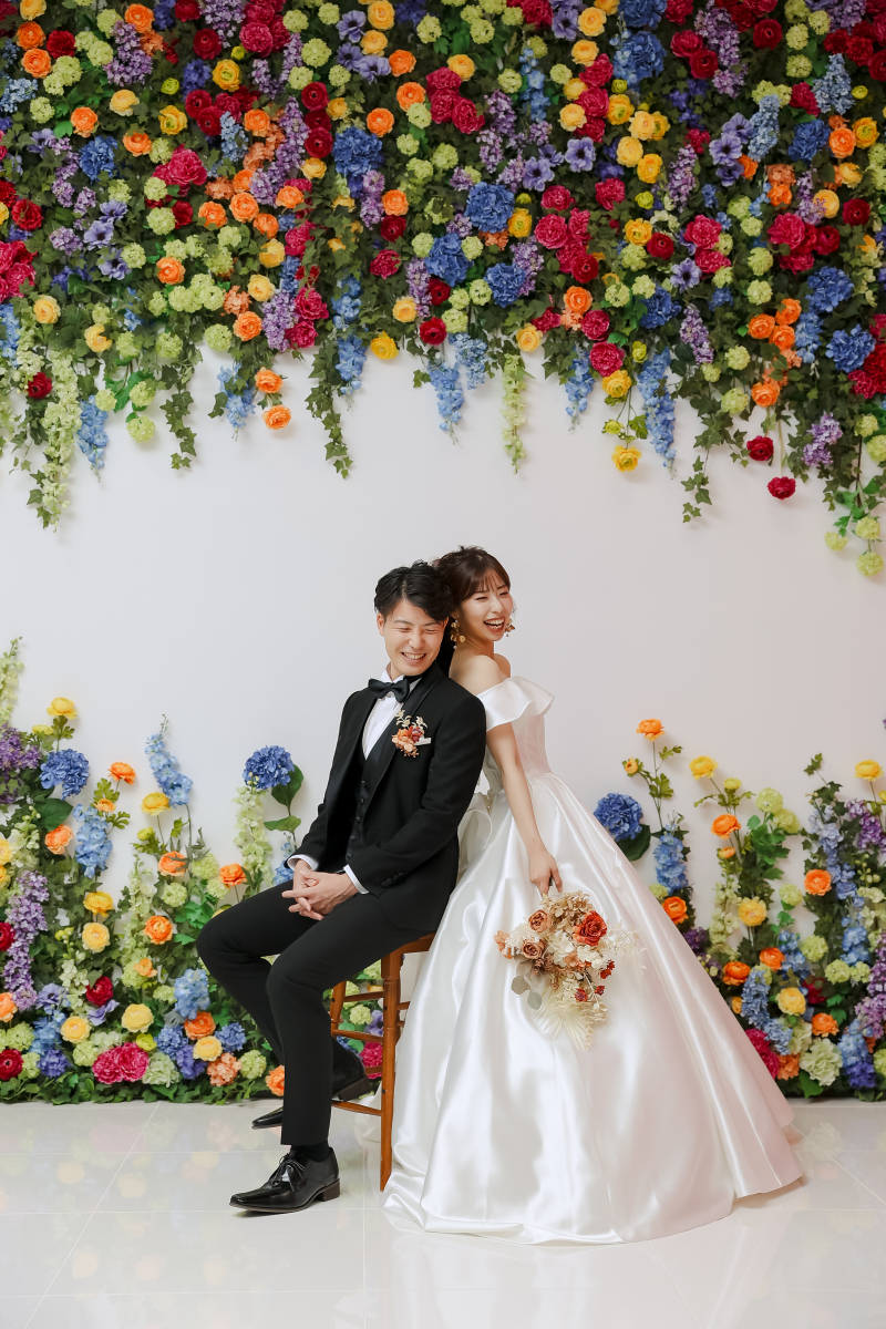 華やかなフラワーウォールで