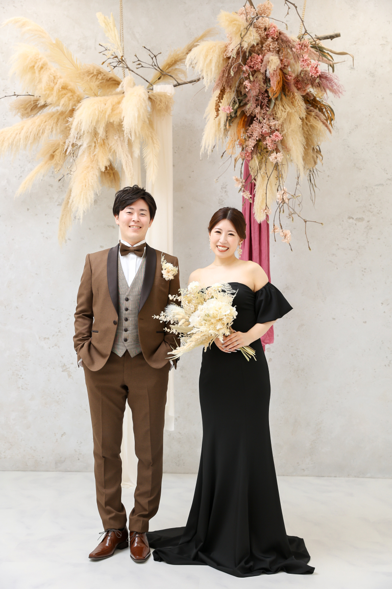 ブラックドレスでシンプルに！