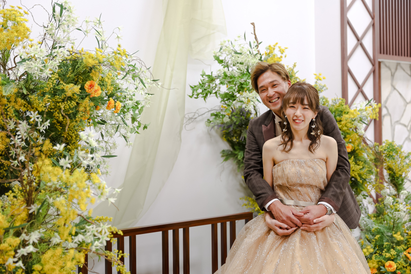 新郎さんがギュッ♡