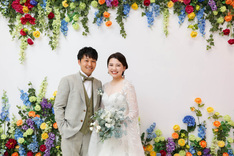 カラフルなお花を背景に!