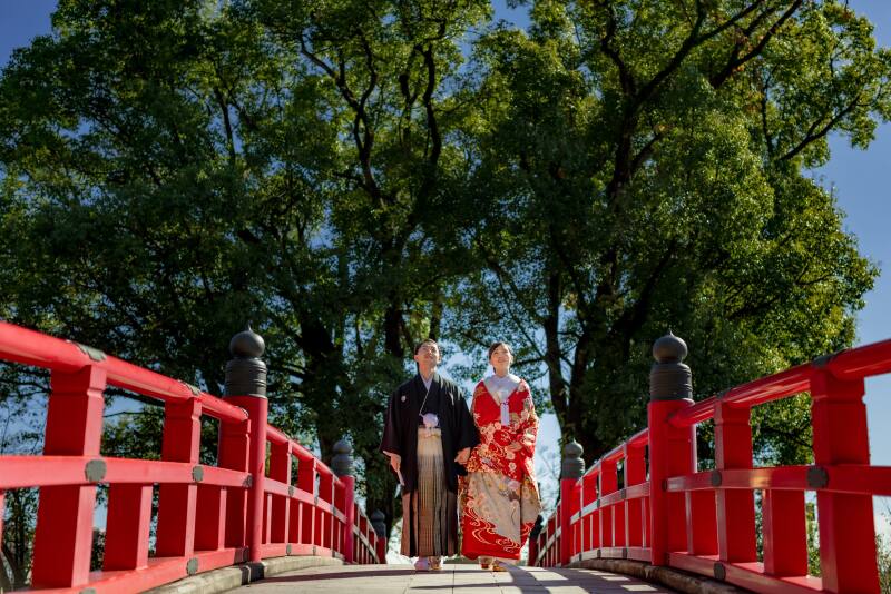 象徴的な赤い橋