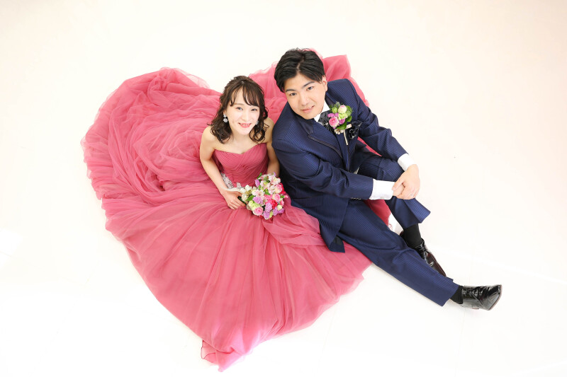 ハート型のドレス姿も♪