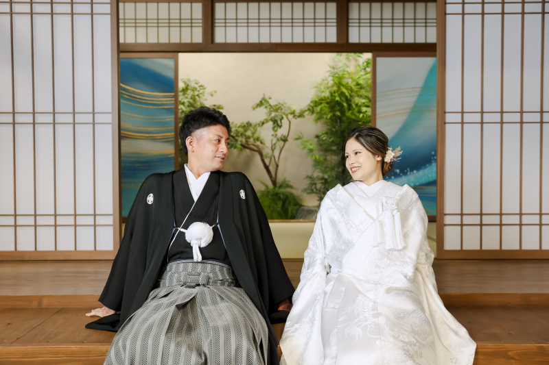 縁側に座ってのんびり