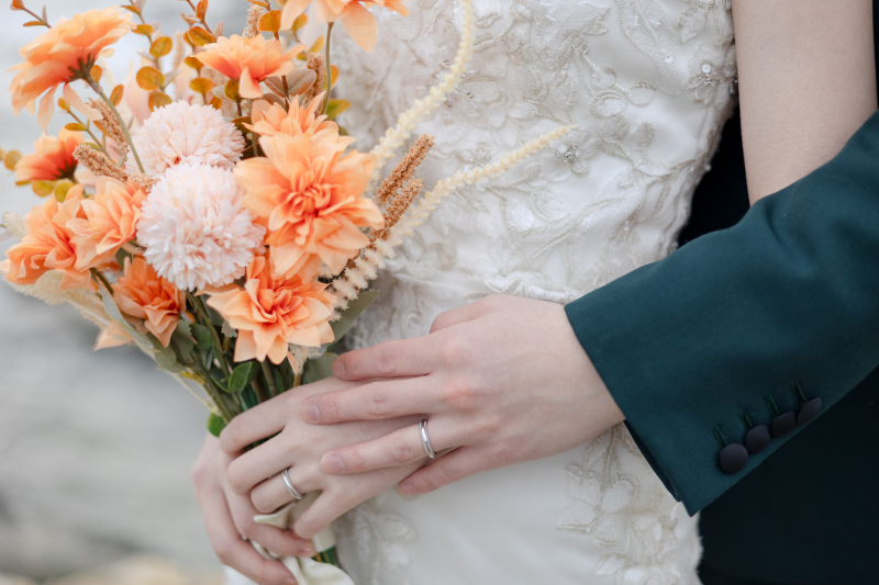 指輪とブーケを一緒に撮影!