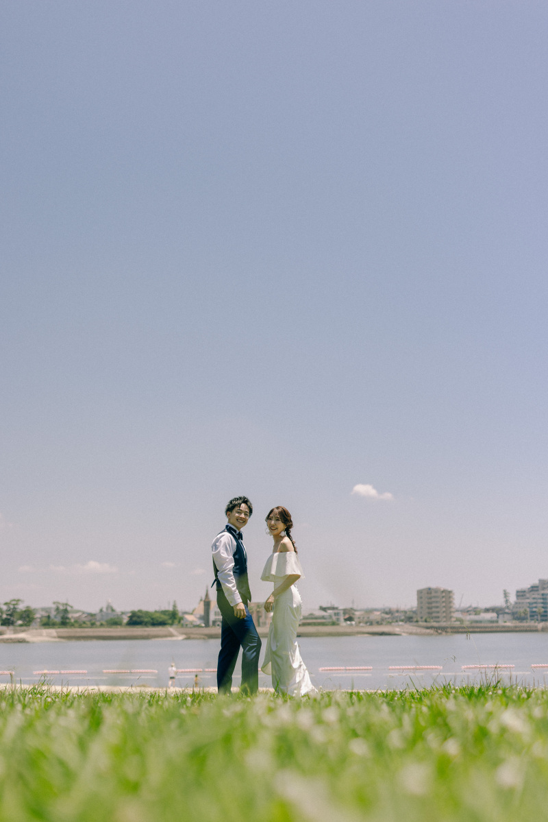 振り向きポーズも!