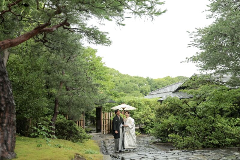 緑に包まれる門出の日