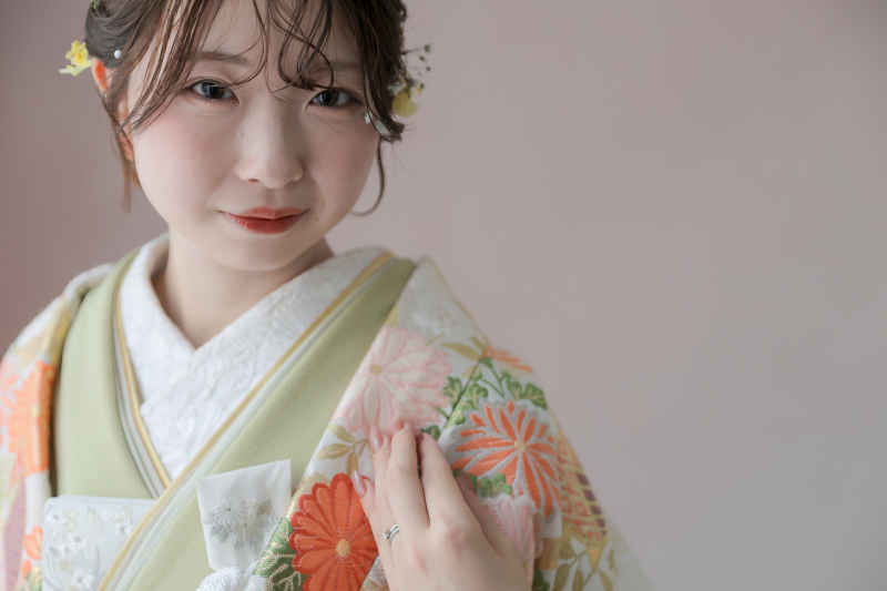 色打掛が彩る横顔