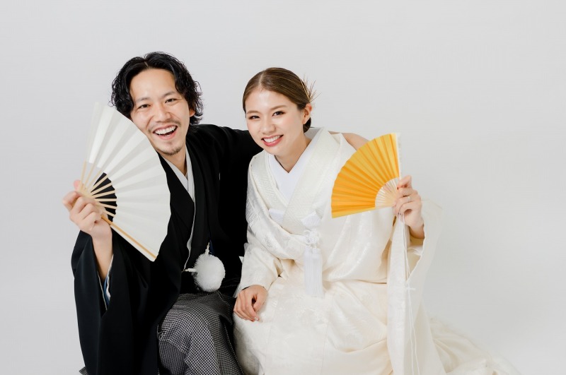 シンプルな背景もフォトグラファーの技術でオシャレに