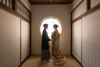 口コミ評価の高い人気スタジオでドレス&和装撮影が叶うお得なプラン♪ 自然溢れる屋内和装庭園&一番人気のスタジオでの撮影!