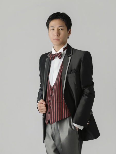 グレーパイピング赤と黒のストライプベスト