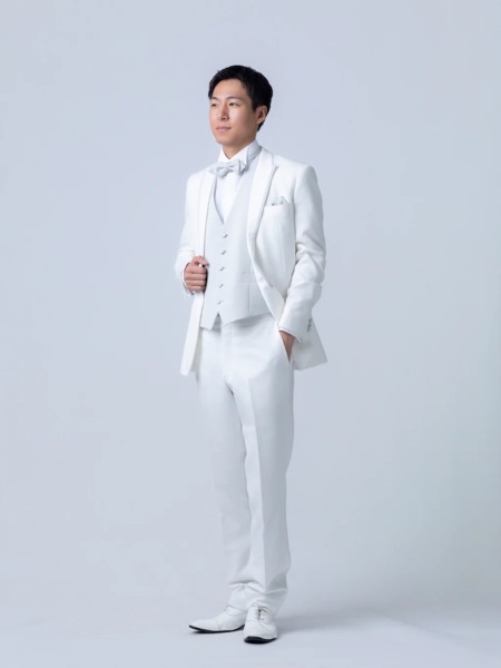 ホワイトタキ　シルバーパイピング　くるみ