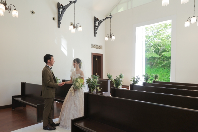 爽やかな白いチャペル