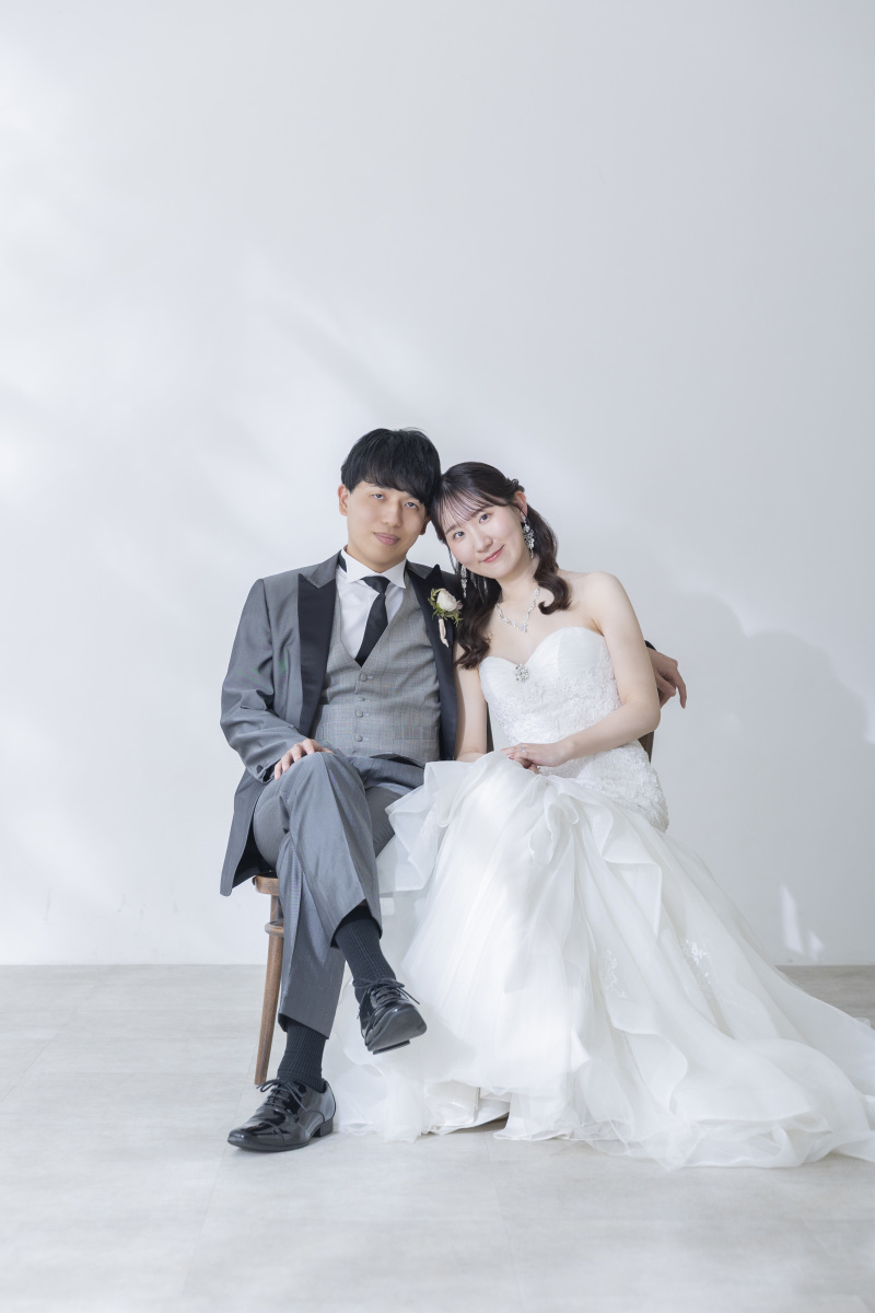 椅子に腰かけてリラックス