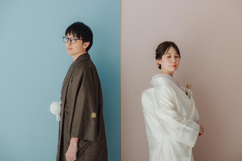 バイカラーの背景も