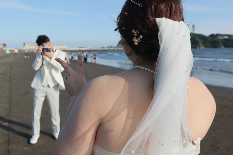 新婦様越しの新郎様!