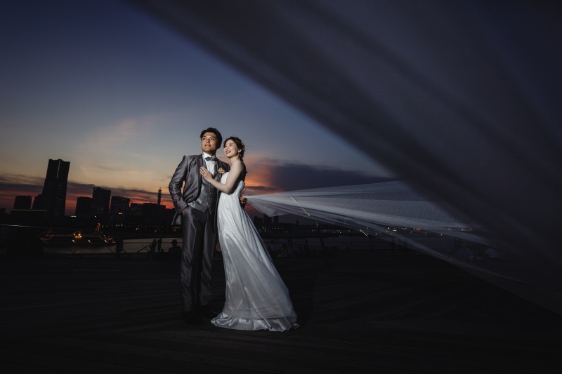 レースを使ってドラマチックに