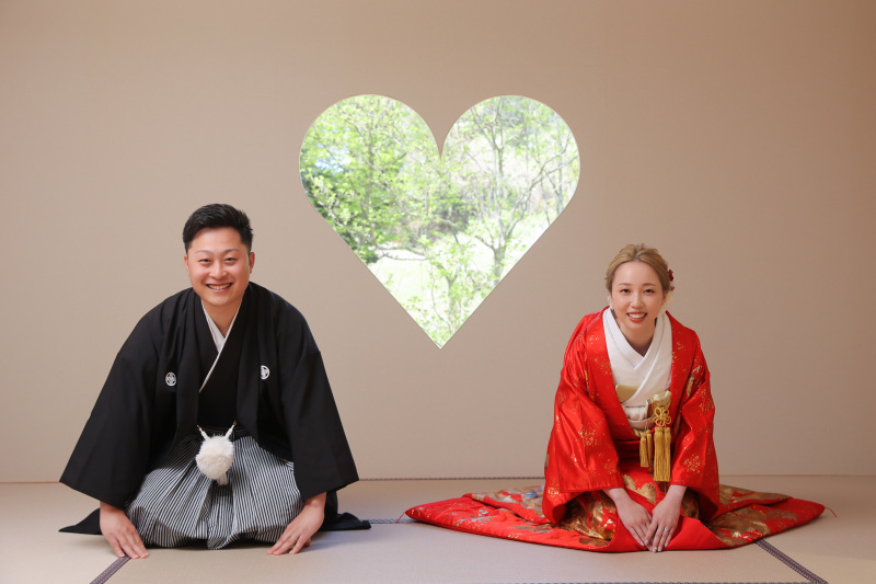 正座は猪め窓で