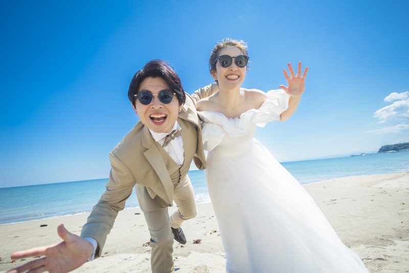 サングラスも海ロケは定番ですね^^