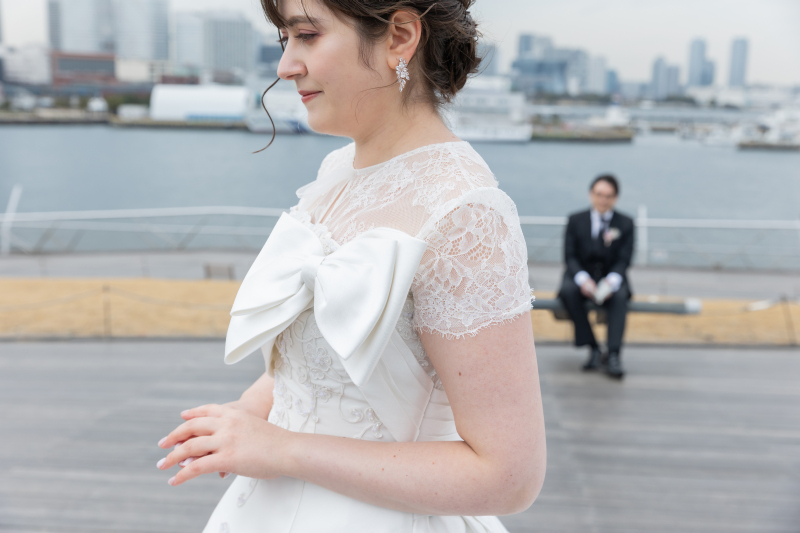 横切るあの人は?!