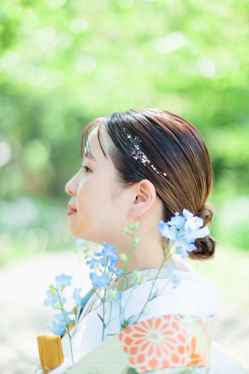 水色のお花を添えて