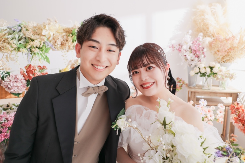 カラフルなお花の中で