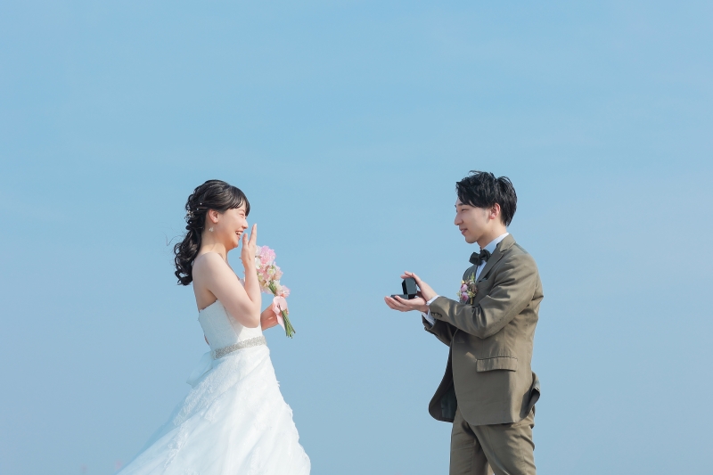 まずは定番の指輪パカ!