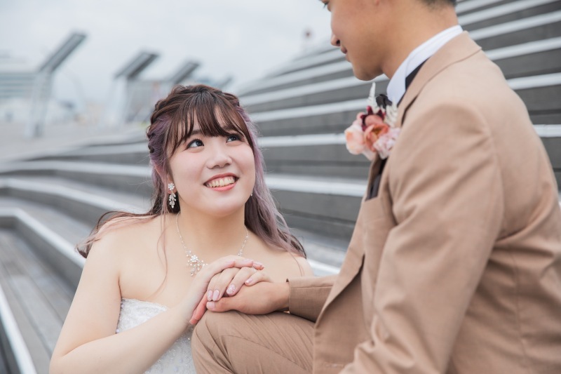 ご新郎様を見つめる姿とっても可愛らしいですね♪