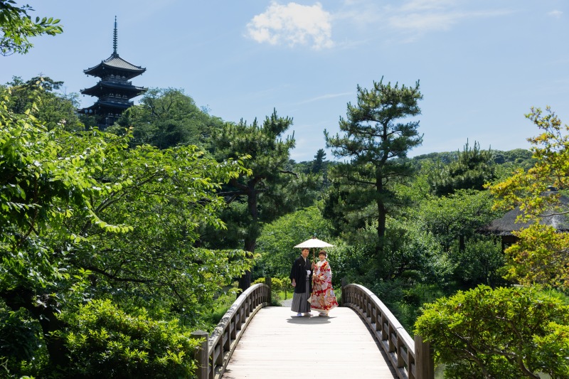 青空と塔とふたり