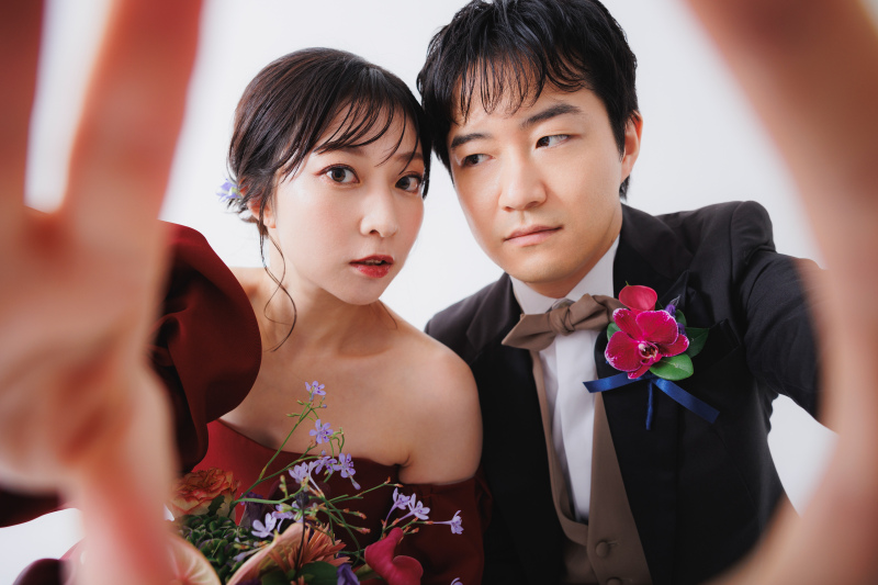 レンズに手を伸ばして