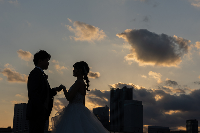 夕景と夜景の広がる大桟橋と和装のセット