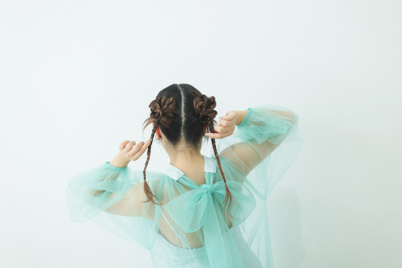 カラードレス×個性派ヘアメイク