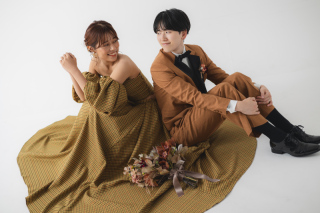 シンプルだからこそお二人が際立つ　〜洋装ハウススタジオ〜
