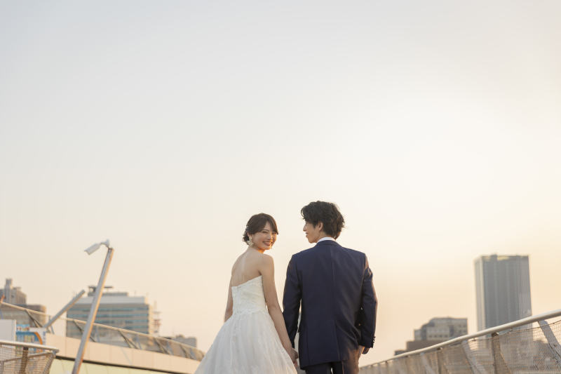 お二人の後ろ姿から振り返りも