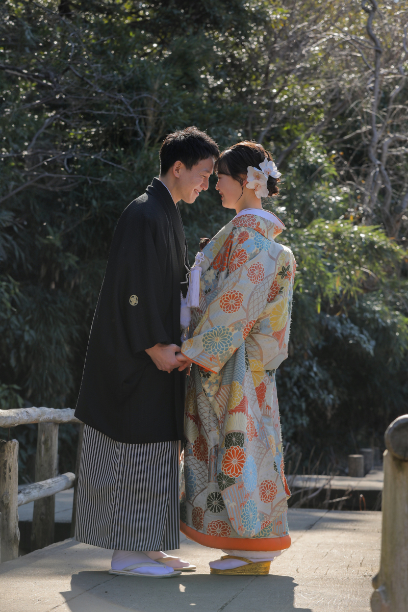 おでこをコツン