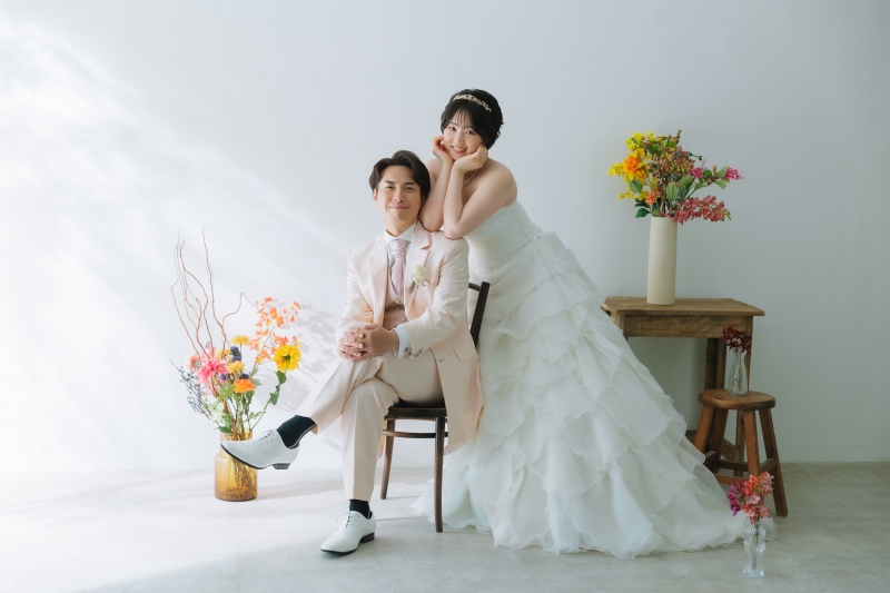 柔らかな光とお花に包まれるスタジオ撮影
