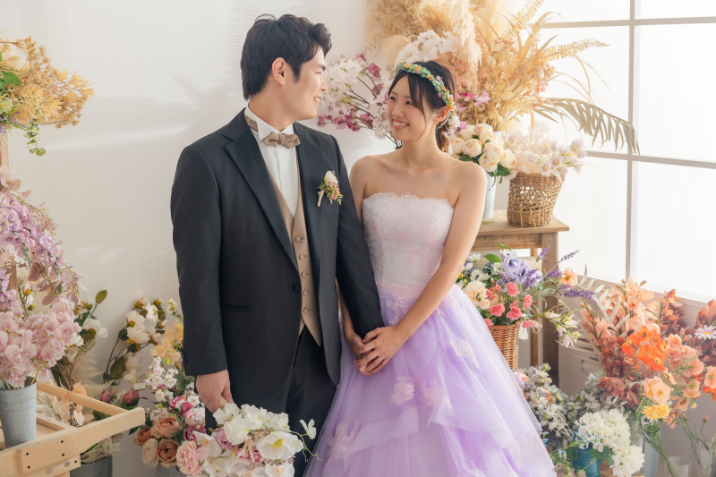 お花屋さんの前で