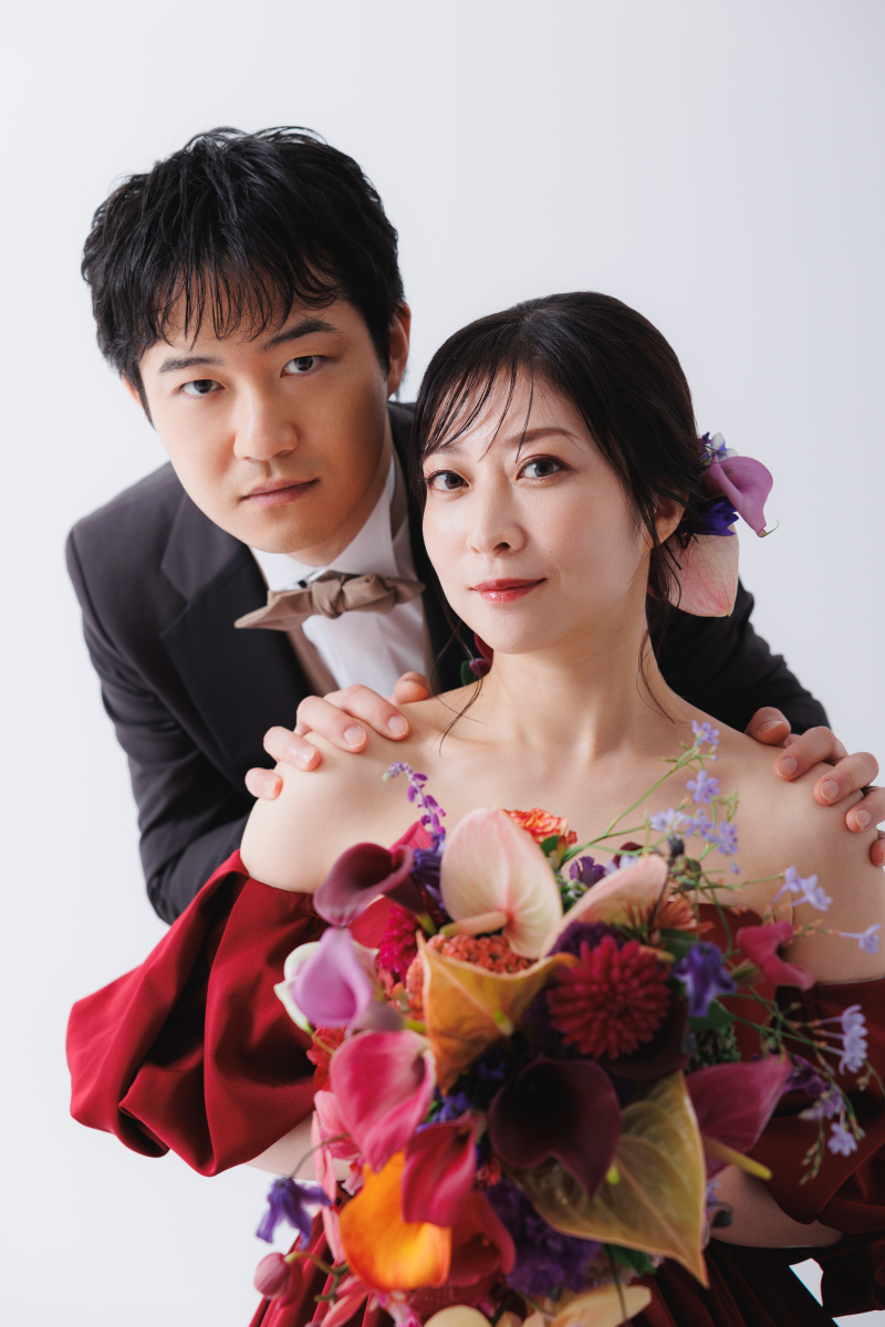 肩に手を添えて