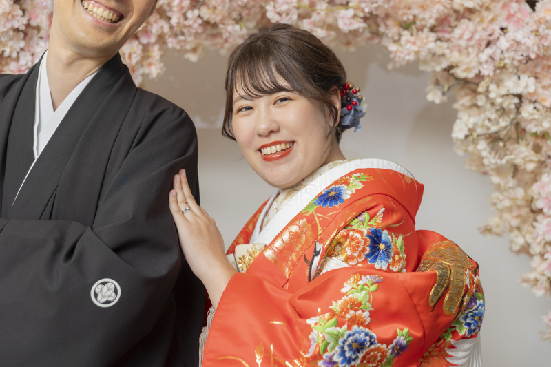 桜の背景で寄り添っている姿も可愛らしいです♪