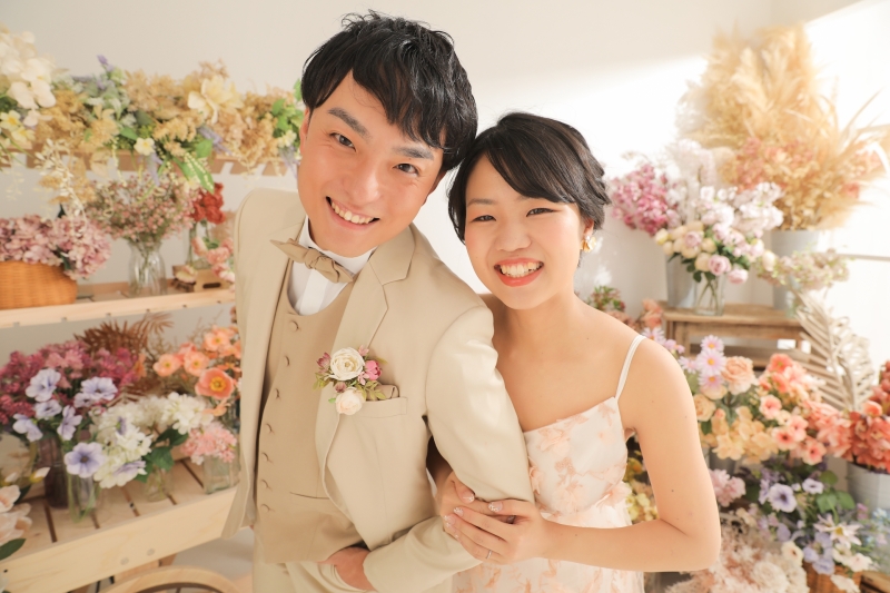 ピンクのカラードレス