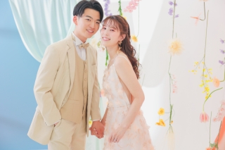 カラードレス×お花のカーテンでPOPに❤︎