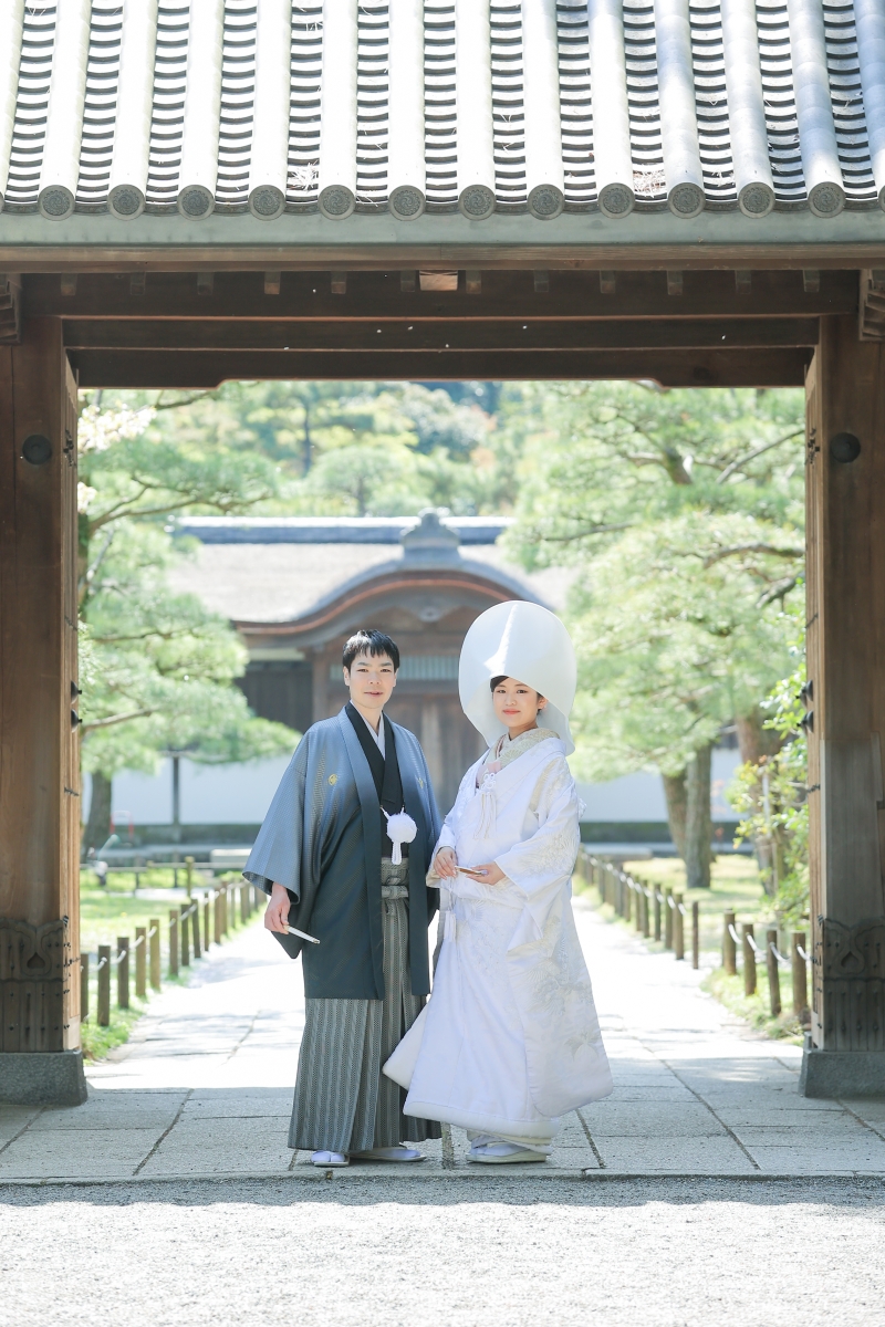 山門でかっちりカット