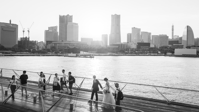 撮影中には観光の方からお祝いも